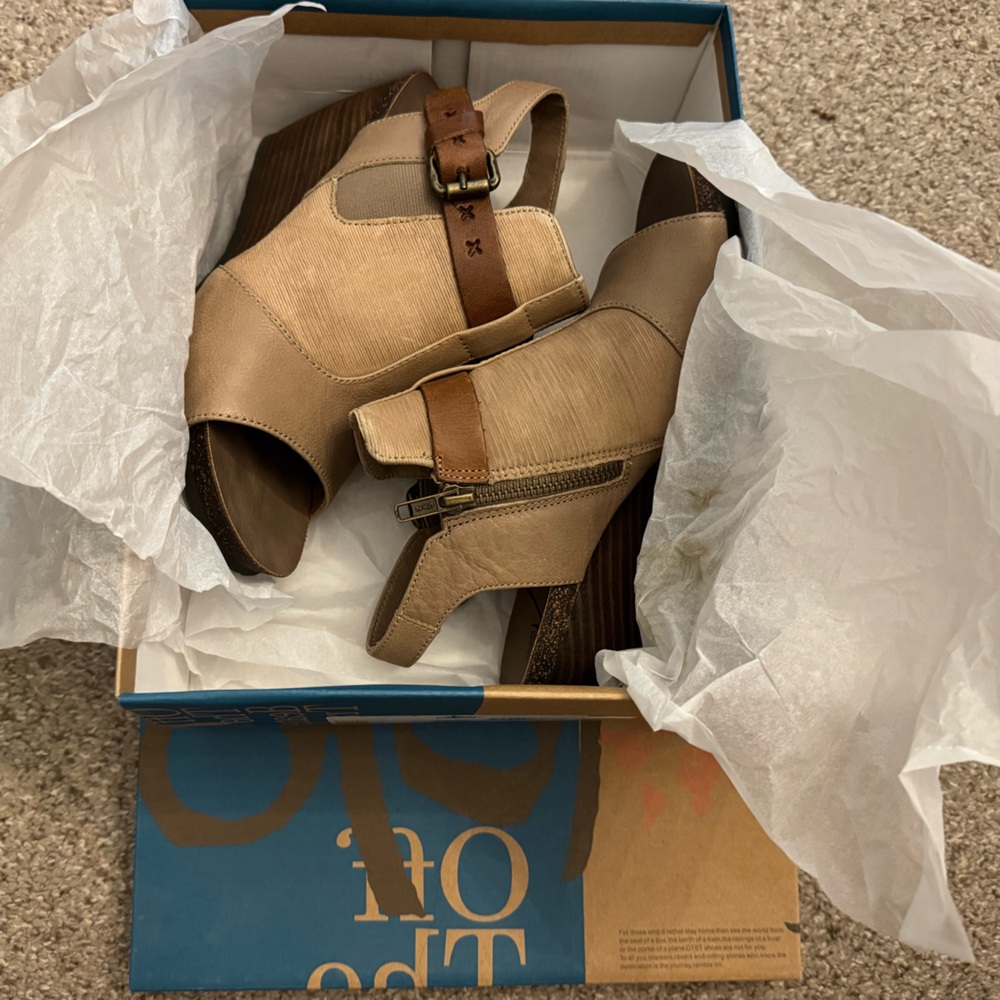 OTBT Tan and Brown Buckle Wedge